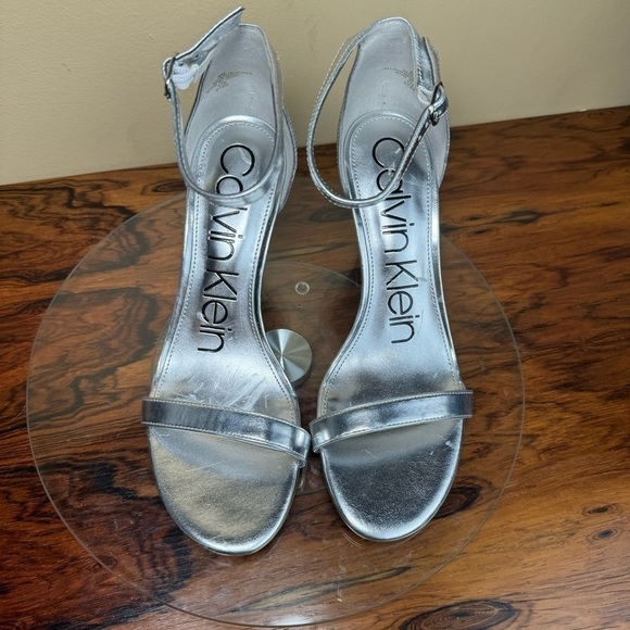 CALVIN KLEIN Women's Fairy Dress Sandals in Silver Faux Leather - Picture 6 of 16
